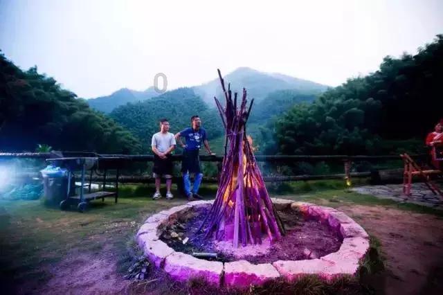 朱见深独宠万贵妃，但他真的6年不知亲生子？背后或许是个“局”