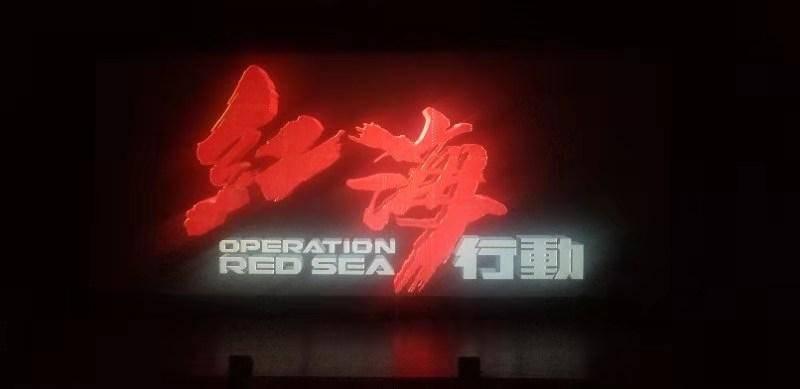 逃离黑与白的房间