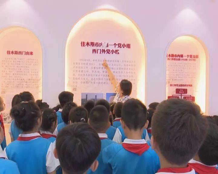 新春走基层|自建农家书屋照亮“精神家园”